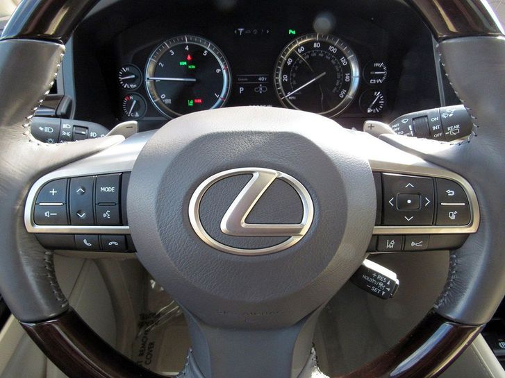2018 Lexus Lx 570 Used $20000 2 2018 Lexus Lx 570 Used $20000 Véhicules 2
