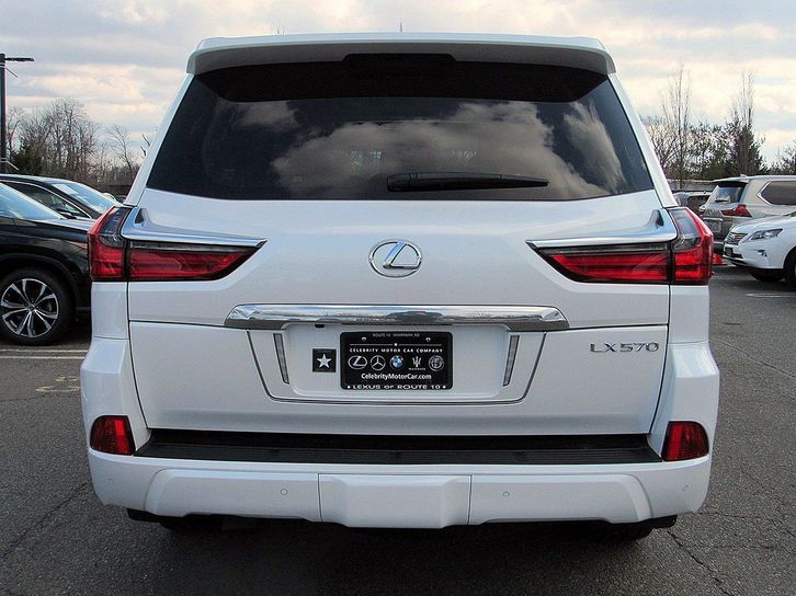 2018 Lexus Lx 570 Used $20000 4 2018 Lexus Lx 570 Used $20000 Véhicules 4