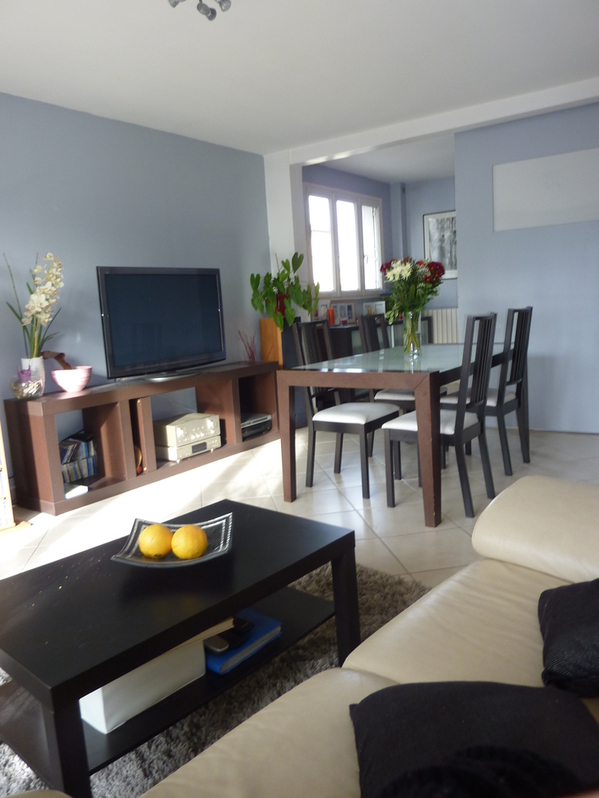 Appartement de 3 pièces de 59 m² dans petite copropriété des années 1970 sécurisée (interphone, digicodes, porte blindée…) Appartement de 3 pièces de 59 m² dans petite copropriété des années 1970 sécurisée (interphone, digicodes, porte blindée…) Immobilier