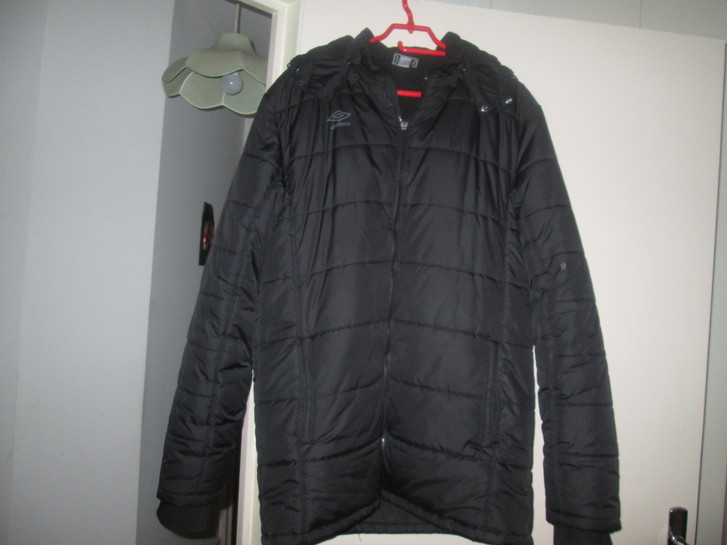 DOUDOUNE CAPUCHE HOMME DOUDOUNE CAPUCHE HOMME Vêtements & Accessoires