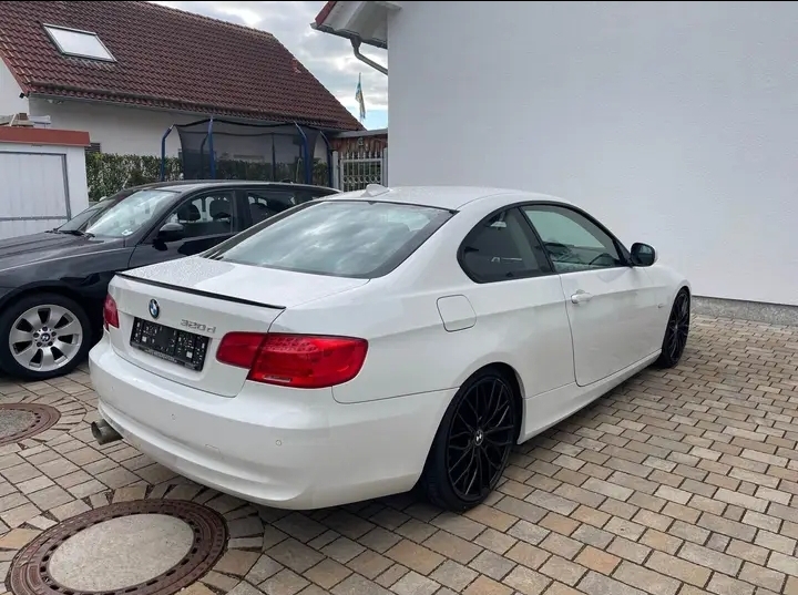 Hallo, ich habe ein BMW X6 Auto zur Verfgung Vhicules