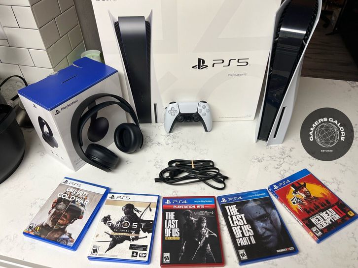 Je vends ma console Sony PS5 Edition Standard +2 manettes 6 jeux vido +un casque et sa facture  Jouets & Bricolage