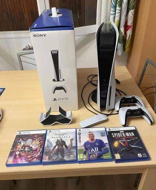 Je vends ma console Sony PS5 Edition Standard +2 manettes 6 jeux vido +un casque et sa facture  Jouets & Bricolage 3