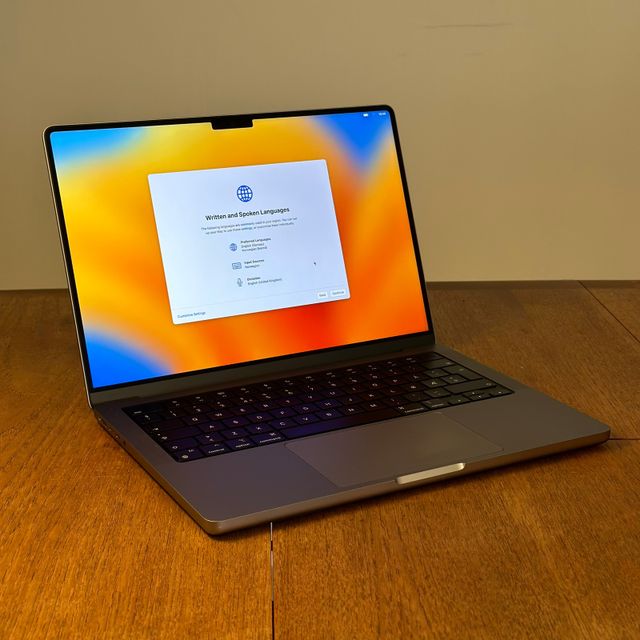 Macbook Pro 14 M1 Pro 16GB 1TB 2022 Informatique