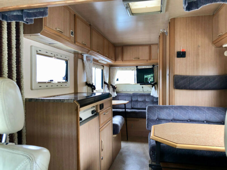 Occasion Camping-car Adria Adriatik Peugeot 2,4d 2 Occasion Camping-car Adria Adriatik Peugeot 2,4d Véhicules 2