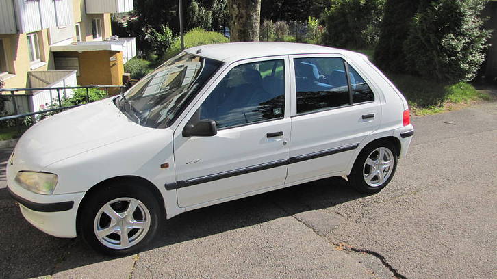 PEUGEOT 106 blanche ( Diesel ) Vhicules