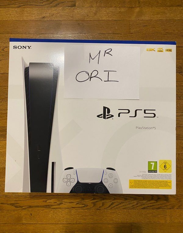 PS5 et une manette PS5 et une manette Jouets & Bricolage