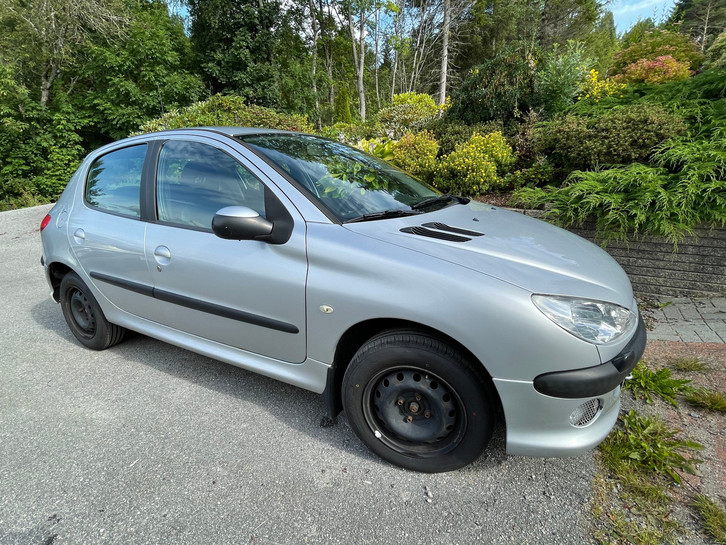 Peugeot 206 hdi 1.4  Vhicules