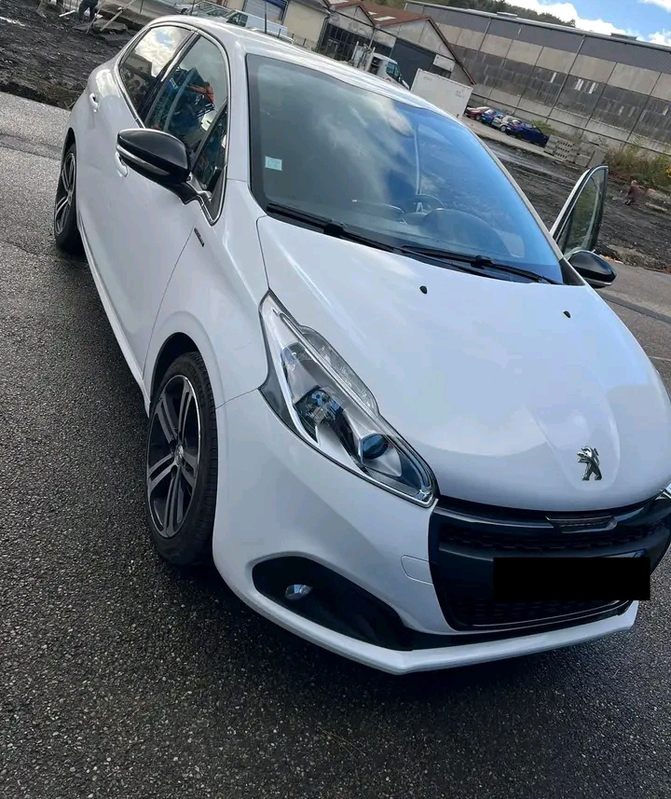 Peugeot 208 1.2 Pure Tech 82 CH style 5p Vhicules