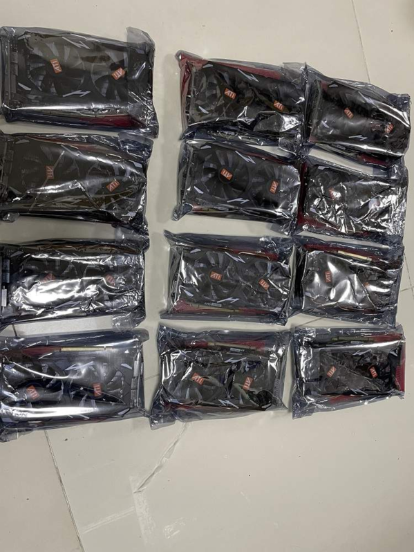 Radeon™ RX 580 (OEM) 3 Radeon™ RX 580 (OEM) Informatique 3