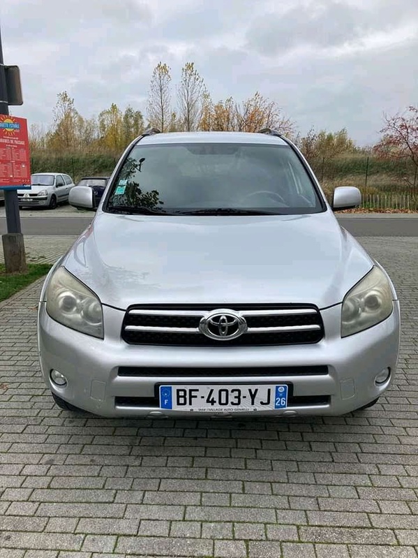 TOYOTA RAV4 Vhicules