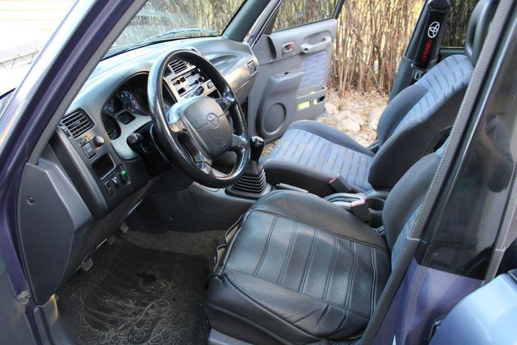 TOYOTA RAV4 4-PR 2RM 1998 2 TOYOTA RAV4 4-PR 2RM 1998 Véhicules 2