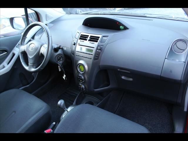 Toyota Yaris-II 5portes 100 VVT-I, Année: 2009 2 Toyota Yaris-II 5portes 100 VVT-I, Année: 2009 Véhicules 2