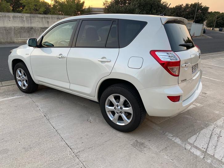 Toyota rav4 année 2011 117000km 3 Toyota rav4 année 2011 117000km Véhicules 3