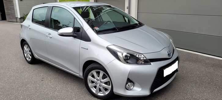 Toyota yaris hybride 2012 automatique  Vhicules