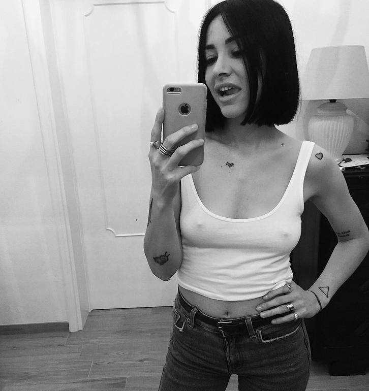Valentine escort girl indépendante sur Paris 2 Valentine escort girl indépendante sur Paris Érotique 2