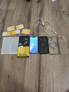 iPhone 13 128g+ 3 coques + 1 chargeur + un verre trempé sur l'écran + 2 verre trempé enball