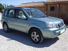 Nissan X-trail 2.2 vdi luxe 5 portes 7 CV  4 vitres electriques Anti brouillard Barres de toit Rét