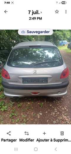 206 essence plus etanol  1ère main 115000km d'origine avec tout les factures entretien fait tr