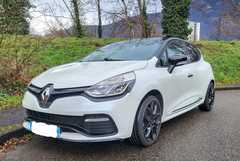 Renault Clio 1.5 dCi 90ch Eco2 INTENS<br><br>ANNÉE-MODÈLE : 2013<br><br>CARBURANT : Diesel<b