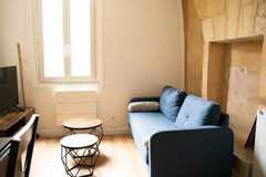 Appartement meublé de 26 m², idéalement situé à Bordeaux, à proximité immédiate de toutes l
