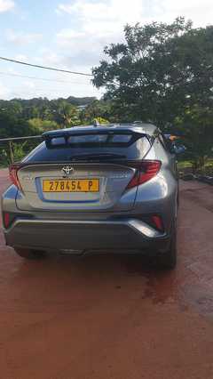 Je mets en vente ma voiture  TOYOTA CHR HYBRIDE Essence 
<br>toute option ✅modèle 2018 en excell