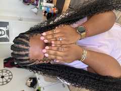 Coiffeuse afro professionnelle,je vous propose mes services pour réaliser vos coiffures africaines